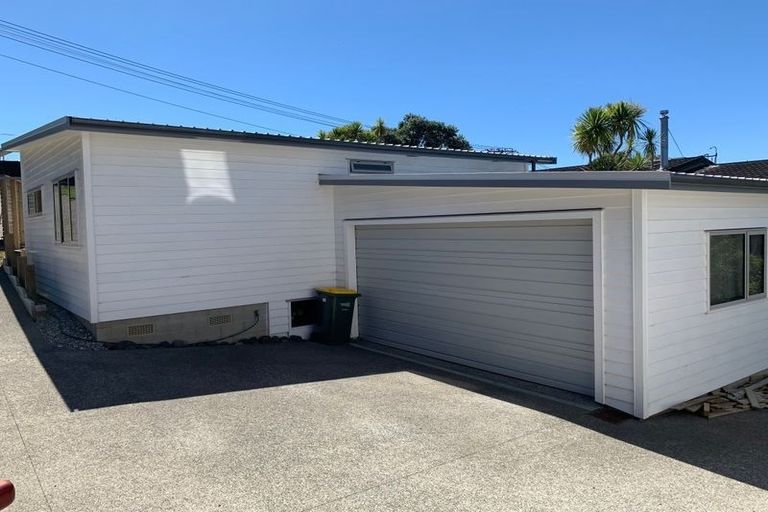 Photo of property in 37a Masterton Road, Rothesay Bay, Auckland, 0630