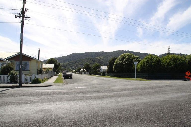 Photo of property in 32 Marlborough Street, Greymouth, 7805