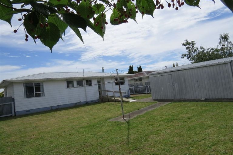 Photo of property in 32 Heather Street, Levin, 5510