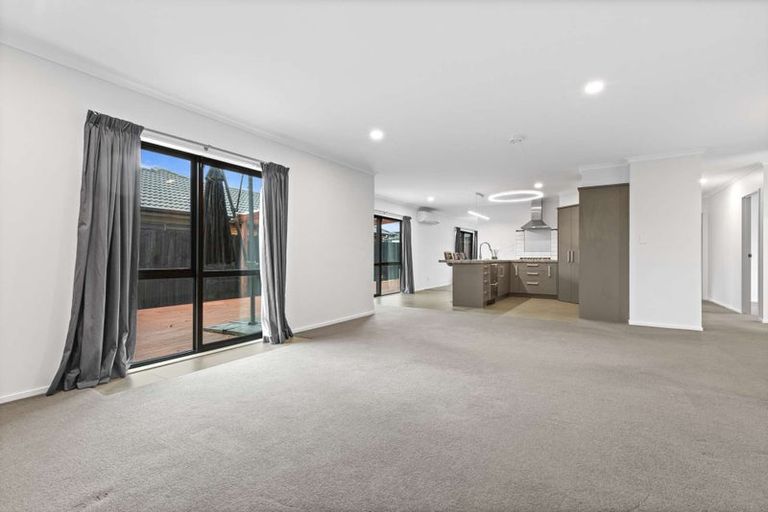 Photo of property in 28 Carroll Place, Owhata, Rotorua, 3010