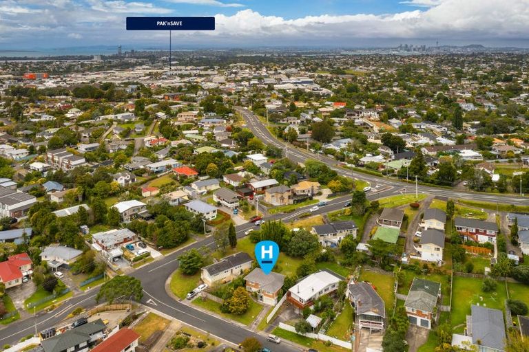 Photo of property in 4 Ayton Drive, Totara Vale, Auckland, 0629