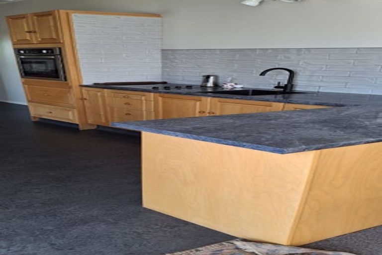 Photo of property in 62 Gisborne Terrace, Opunake, 4616