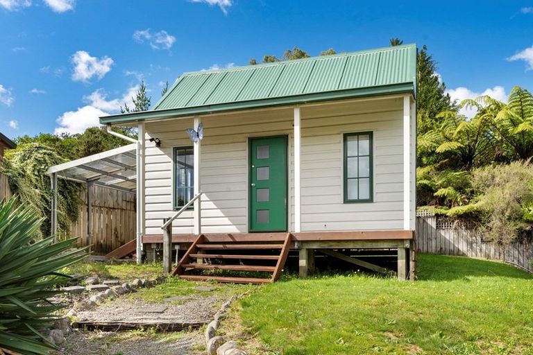 Photo of property in 2/9 Montgomery Street, Stokes Valley, Lower Hutt, 5019