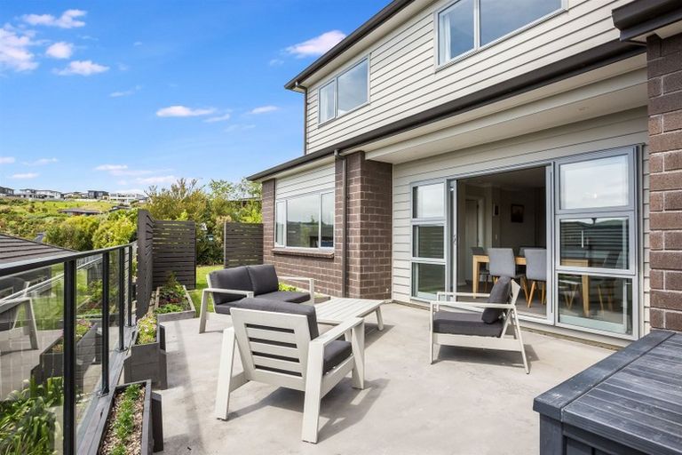 Photo of property in 55 Endeavour Drive, Whitby, Porirua, 5024
