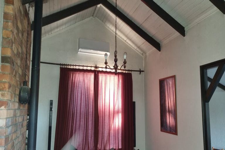 Photo of property in 150 Wirihana Road, Hawera, 4674