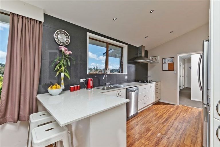 Photo of property in 4 Intrepid Place, Torbay, Auckland, 0630