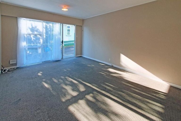 Photo of property in 76b Eliot Street, New Plymouth, 4310