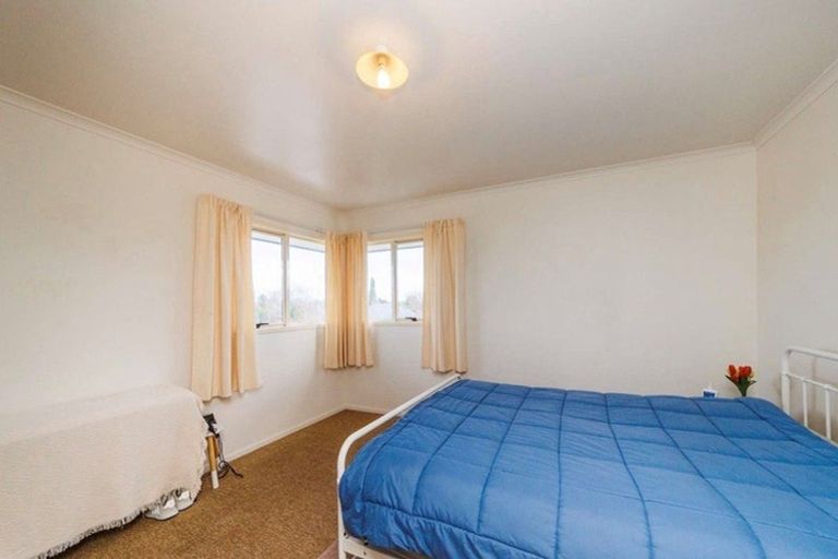 Photo of property in 1 Ayr Place, Hokowhitu, Palmerston North, 4410