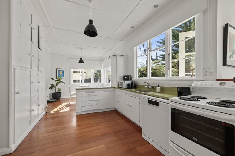 Photo of property in 27 Union Street, Hokowhitu, Palmerston North, 4410