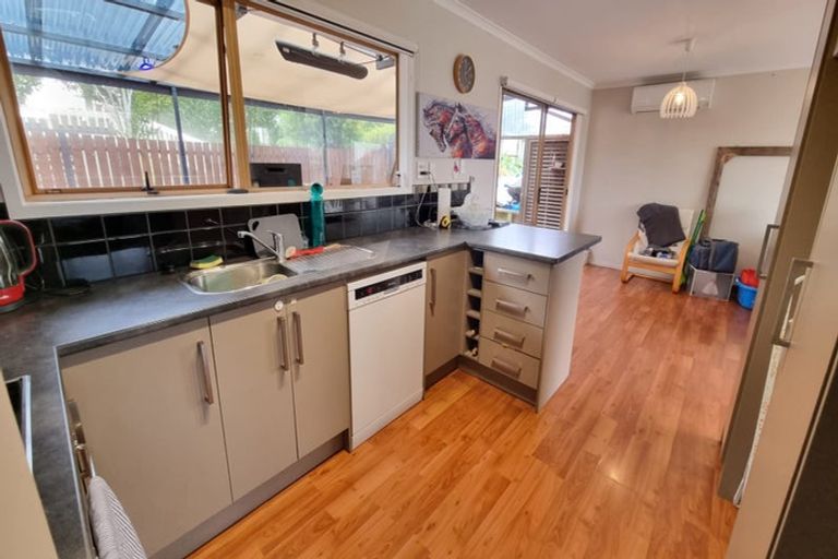 Photo of property in 1/1 Bishopgate Street, Birkdale, Auckland, 0626