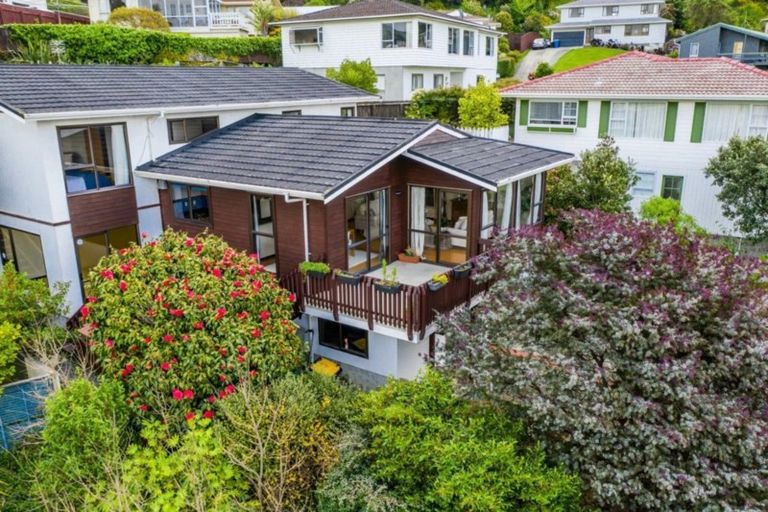 Photo of property in 7 Saint Aidans Way, Tawa, Wellington, 5028