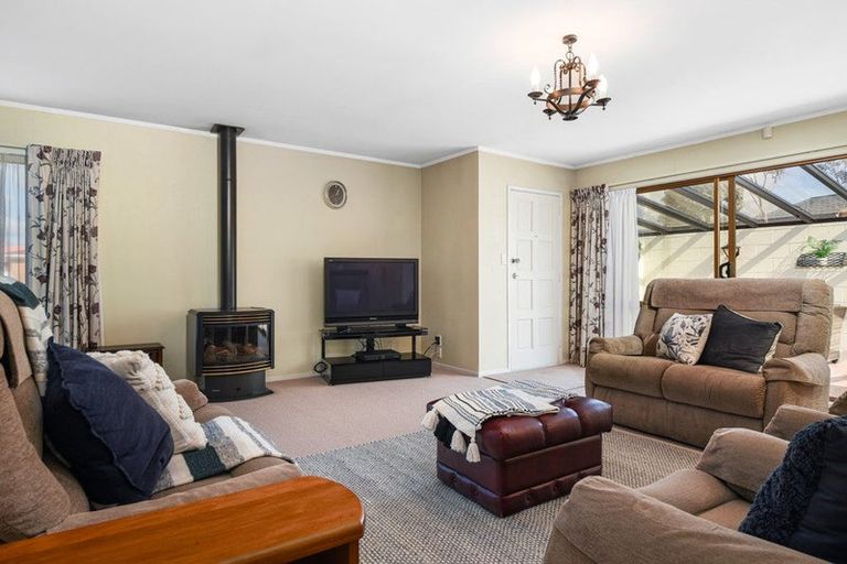 Photo of property in 46 Neri Crescent, Pomare, Rotorua, 3015