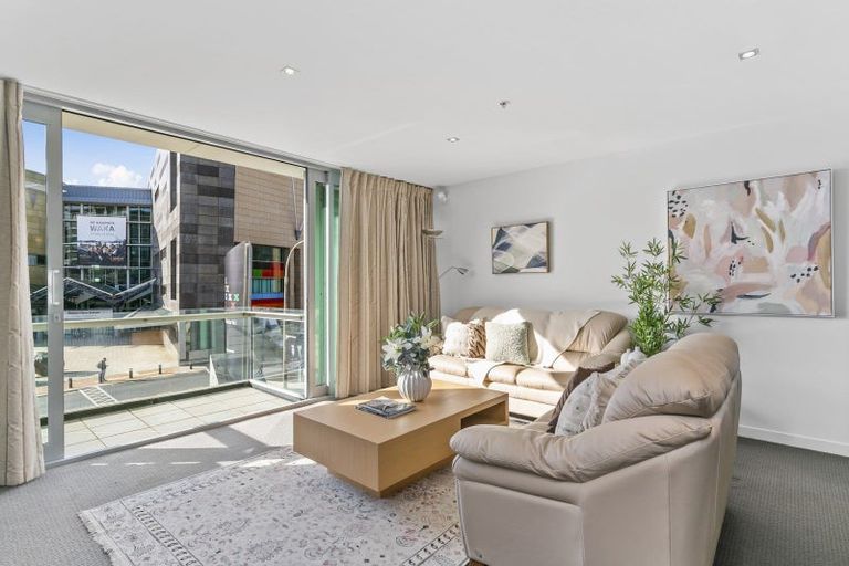 Photo of property in Portal Apartments, 2e/42 Cable Street, Te Aro, Wellington, 6011