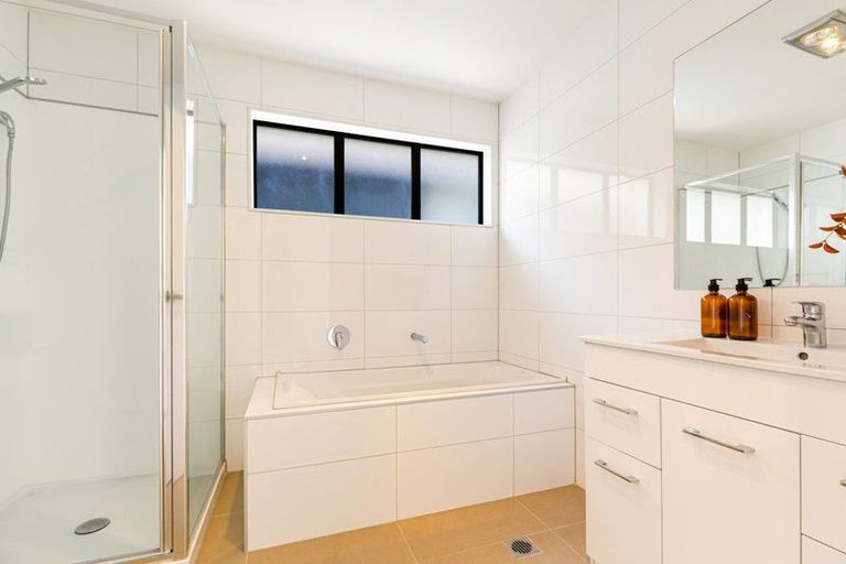 Photo of property in 9 Irving Place, Hobsonville, Auckland, 0616