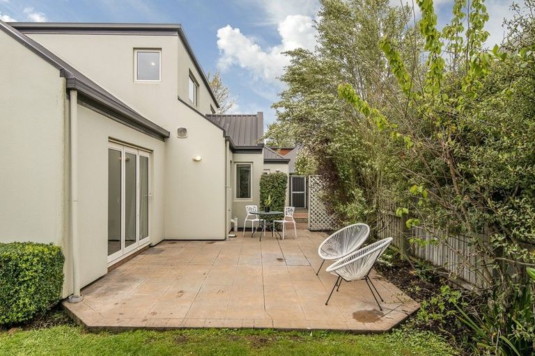 Photo of property in 22 Fineran Lane, Cashmere, Christchurch, 8022