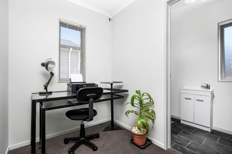 Photo of property in 30 Ipukarea Street, Weymouth, Auckland, 2103