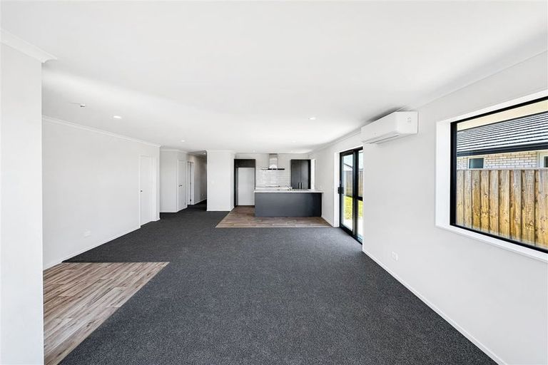 Photo of property in 86 Broadway Parade, Rolleston, 7615