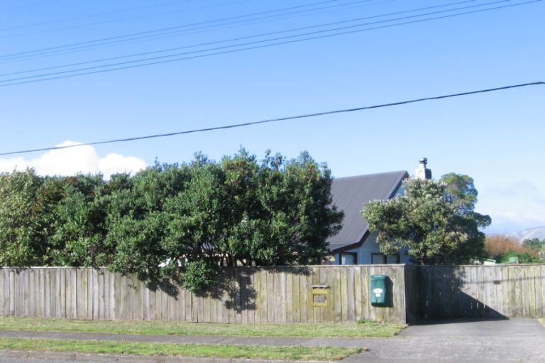 Photo of property in 22 William Street, Waikanae Beach, Waikanae, 5036
