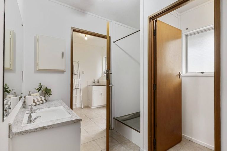 Photo of property in 202 Rangatira Road, Beach Haven, Auckland, 0626