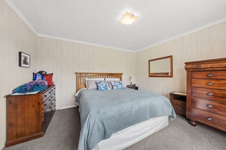 Photo of property in 20 Dudley Road Lower, Inglewood, 4386