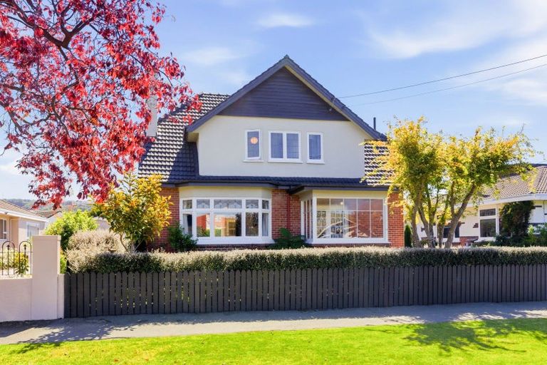 Photo of property in 17 Wycolla Avenue, Saint Clair, Dunedin, 9012