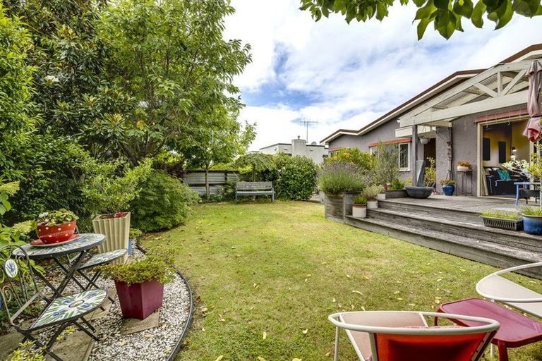 Photo of property in 2/8 Sanders Avenue, Marewa, Napier, 4110