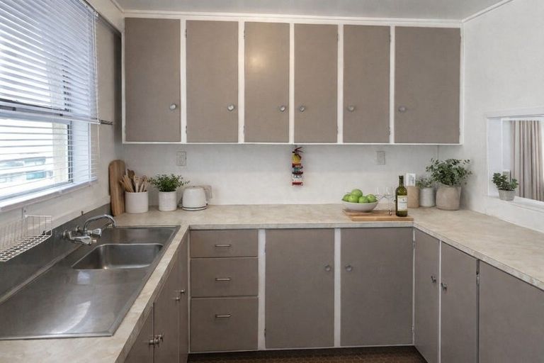 Photo of property in 5 Hawker Street, Mount Victoria, Wellington, 6011