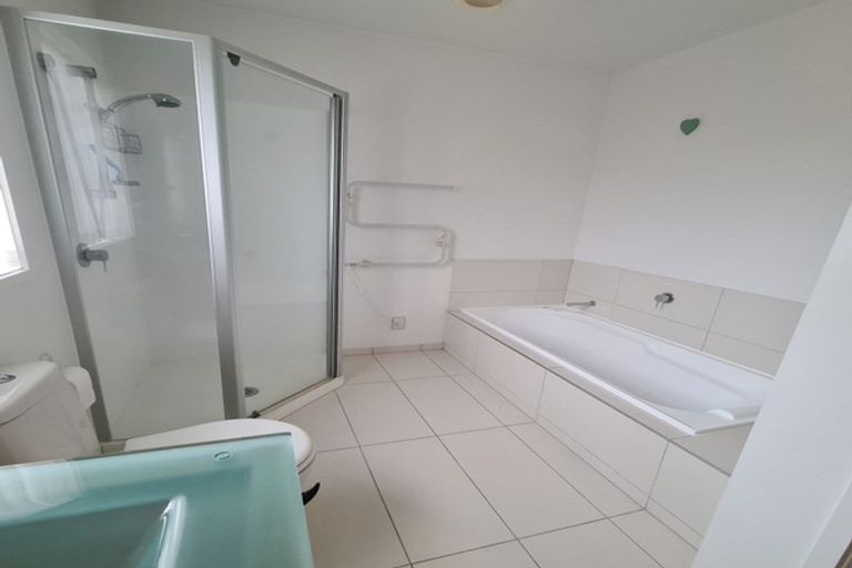 Photo of property in 2/56 Ridgeway Road, Pukekohe, 2120