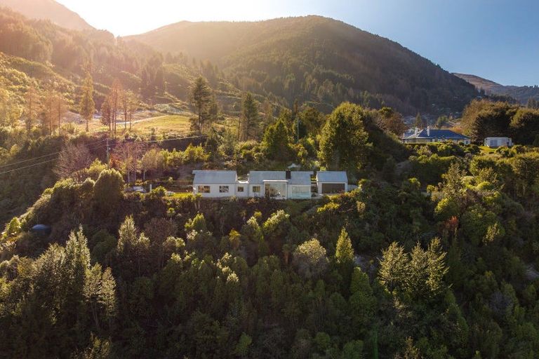 Photo of property in 19 Baywaters Lane, Closeburn, Queenstown, 9371
