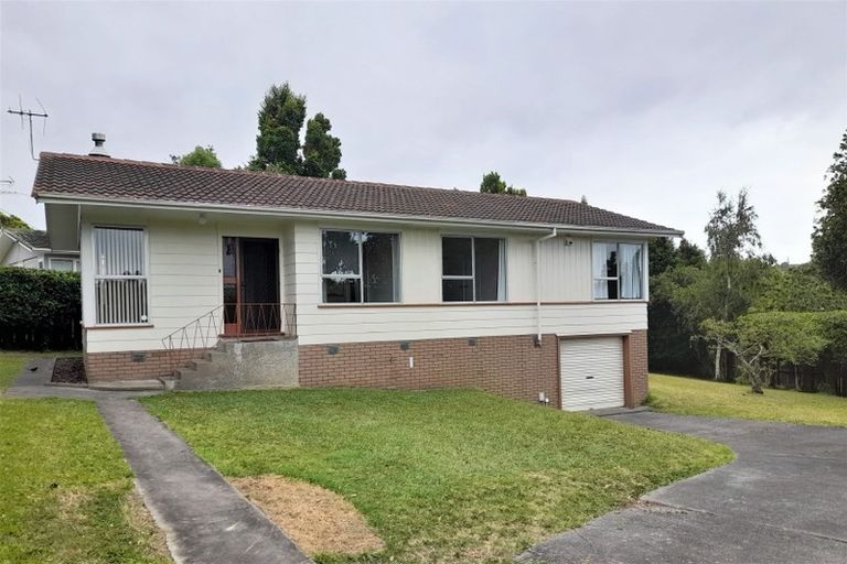 Photo of property in 11 Cockayne Crescent, Sunnynook, Auckland, 0620