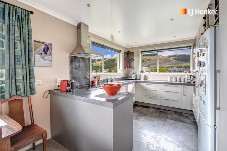 Photo of property in 70a Marion Street, Macandrew Bay, Dunedin, 9014