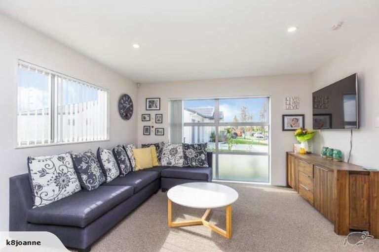 Photo of property in 24 Popokatea Drive, Takanini, 2112