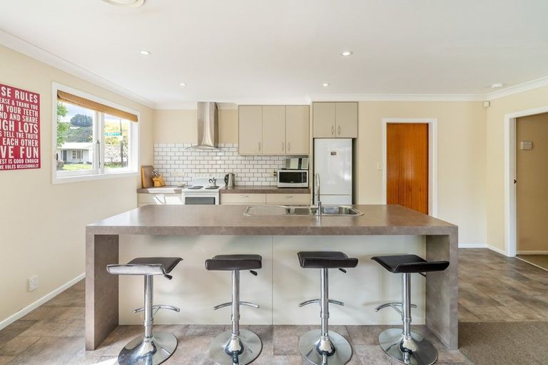 Photo of property in 3 Maoribank Grove, Brown Owl, Upper Hutt, 5018