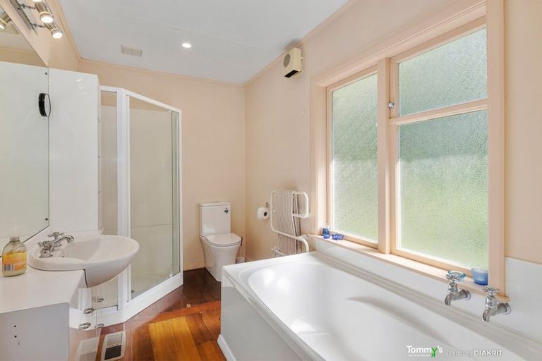 Photo of property in 5 Alexandra Road, Roseneath, Wellington, 6021