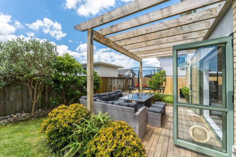 Photo of property in 33 Woodford Avenue, Henderson, Auckland, 0610