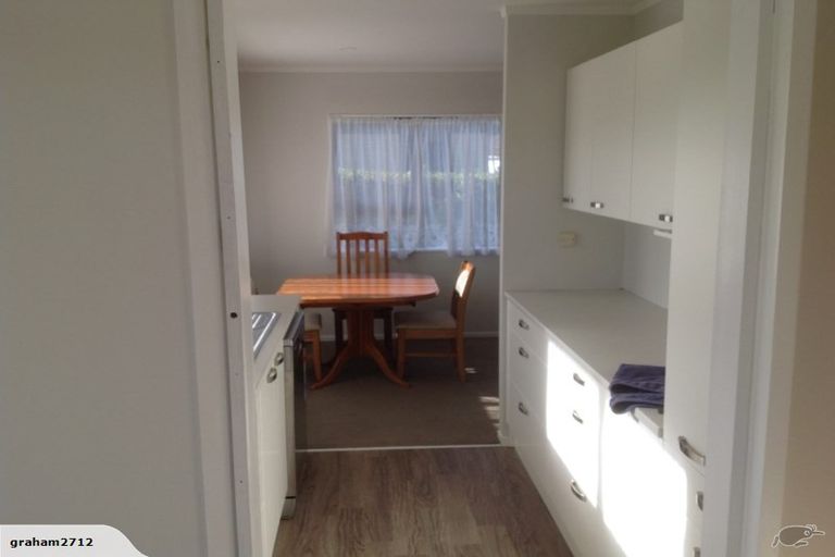 Photo of property in 32b Edgewater Parade, Waiuku, 2123