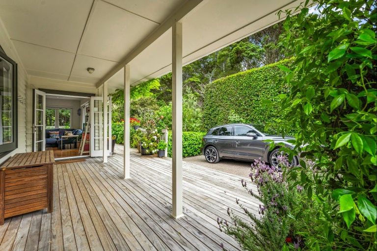 Photo of property in 8 Grand View Road, Leigh, 0985