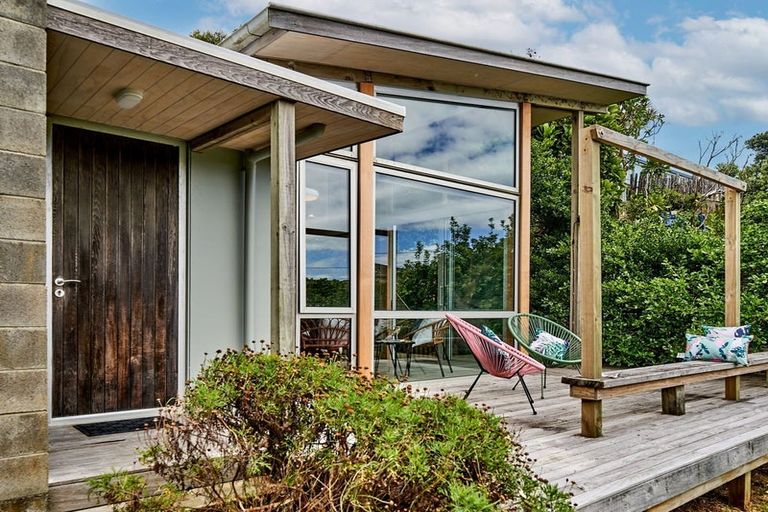 Photo of property in 4 Tangahoe Street, Paekakariki, 5034