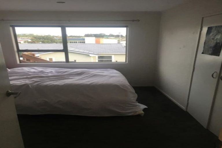 Photo of property in 87 Rosedale Road, Pinehill, Auckland, 0632