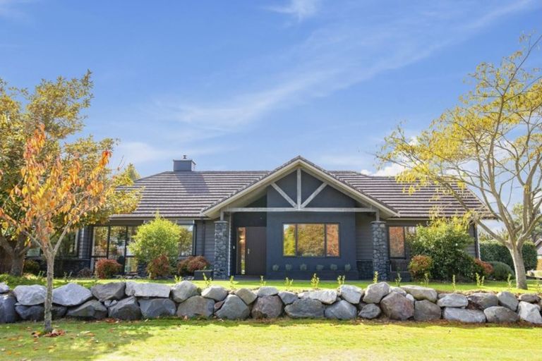 Photo of property in 2 Flaxen Way, Kinloch, Taupo, 3377