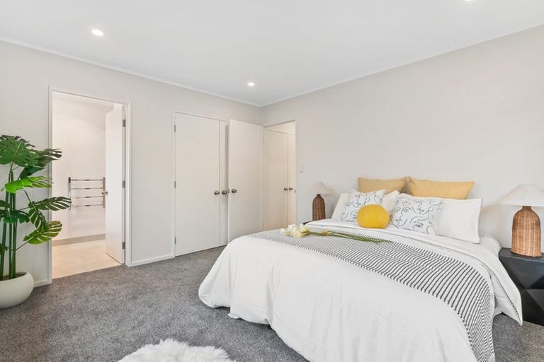 Photo of property in 710a Pakuranga Road, Howick, Auckland, 2010