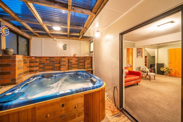 Photo of property in 11 Halladale Road, Papakowhai, Porirua, 5024