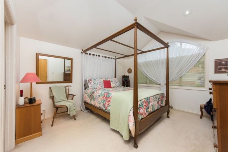 Photo of property in 4/30 Clarence Road, Northcote Point, Auckland, 0627