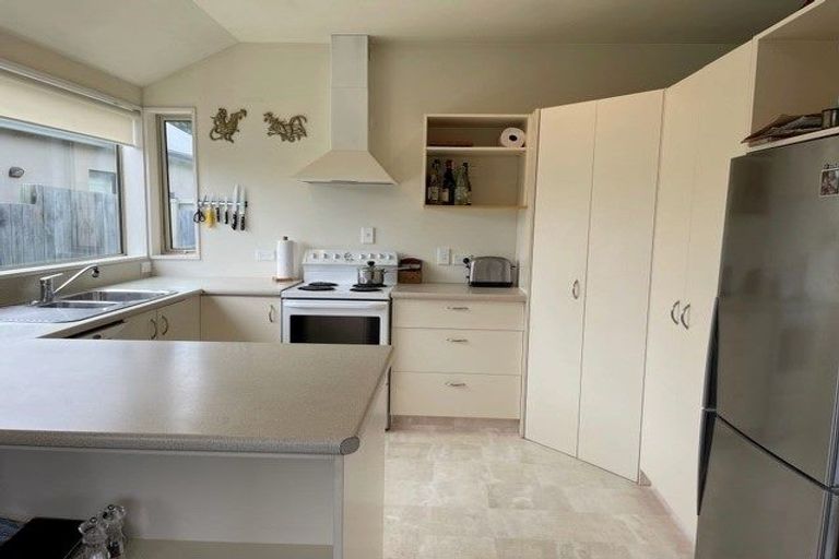 Photo of property in 17 Perrow Street, Wanaka, 9305