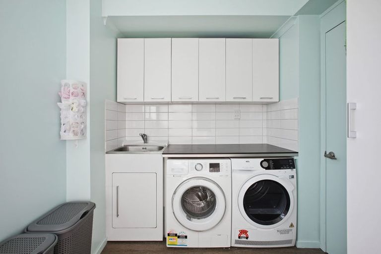 Photo of property in 21 Waller Avenue, Bucklands Beach, Auckland, 2012