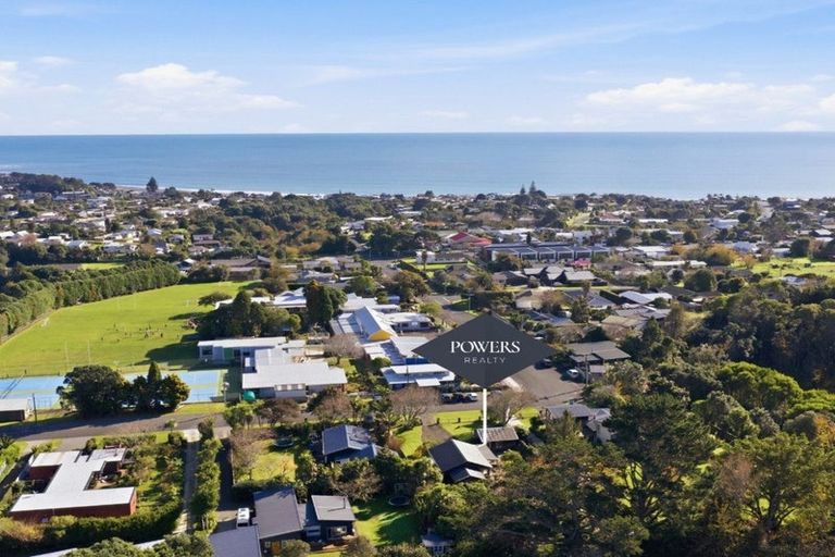 Photo of property in 29 Donnelly Street, Oakura, 4314