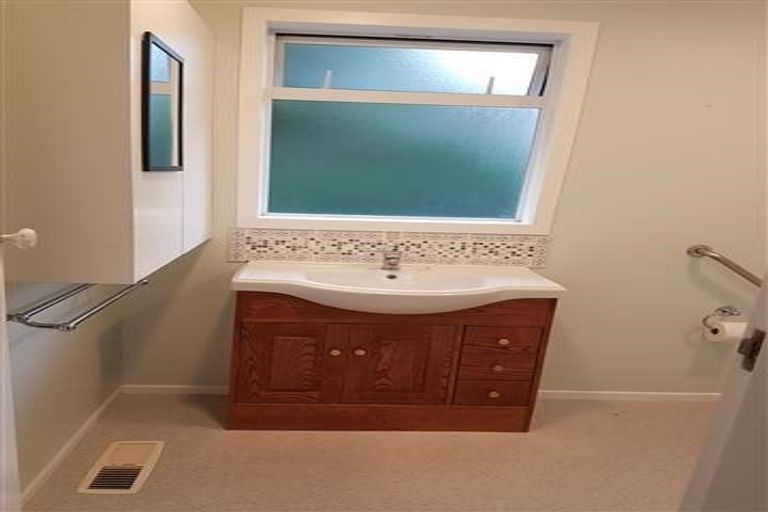 Photo of property in 30 Inlet View, Titahi Bay, Porirua, 5022