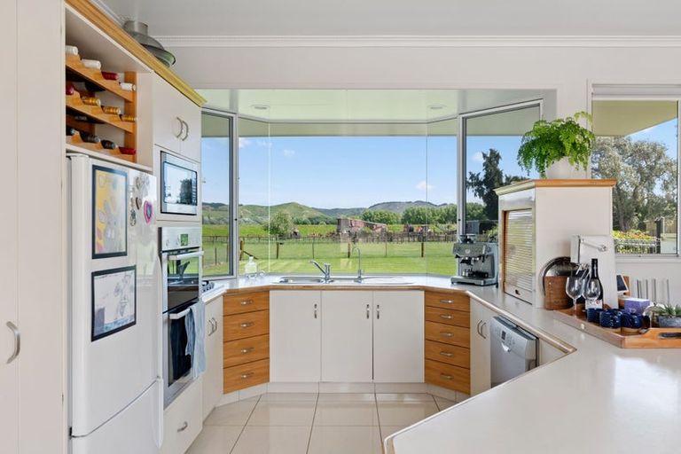 Photo of property in 33 Caesar Road, Ormond, Gisborne, 4071