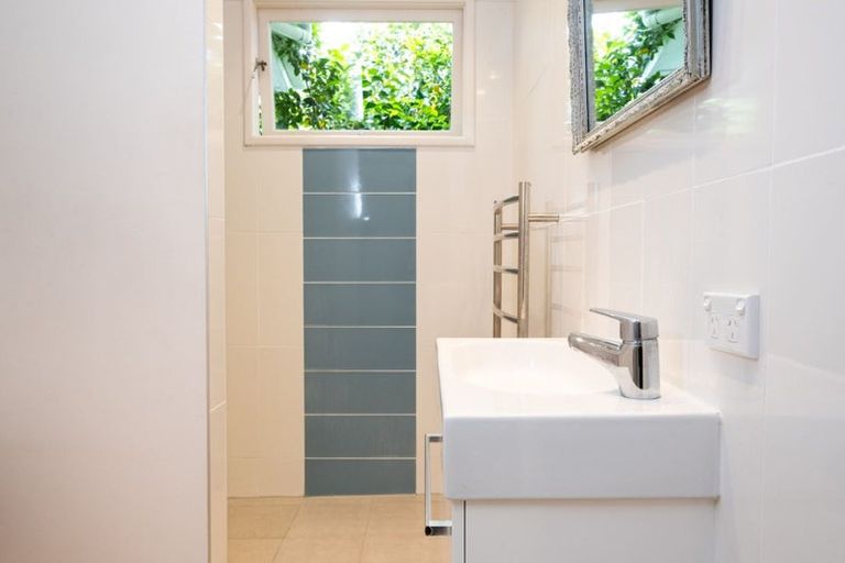 Photo of property in 14 Tauroa Road, Havelock North, 4130