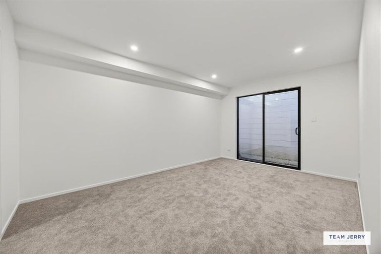 Photo of property in 27 Jandell Crescent, Bucklands Beach, Auckland, 2014